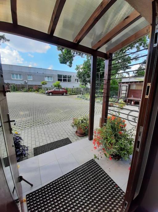 Urocze Mieszkanie 1 Z Parkingiem Kattowitz Exterior foto